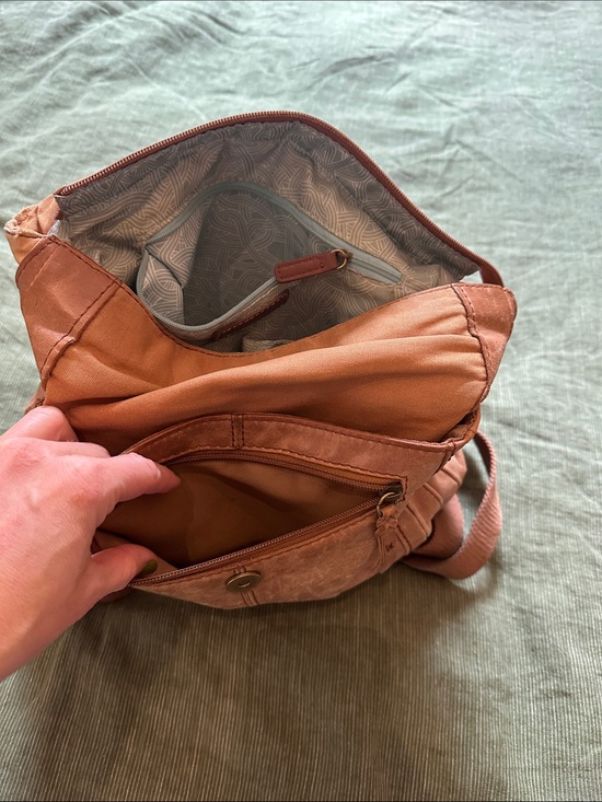 Women’s tooled floral leather adjustable backpack main image 5